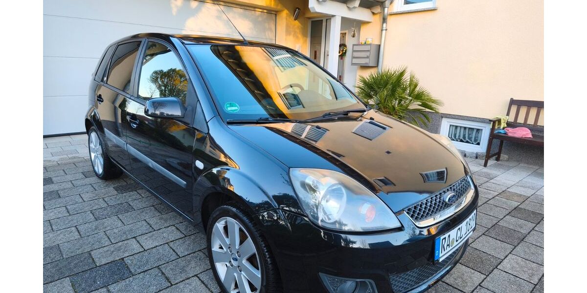 Ford Fiesta 172.500 km 2.900 &euro; Elchesheim-illingen 76477