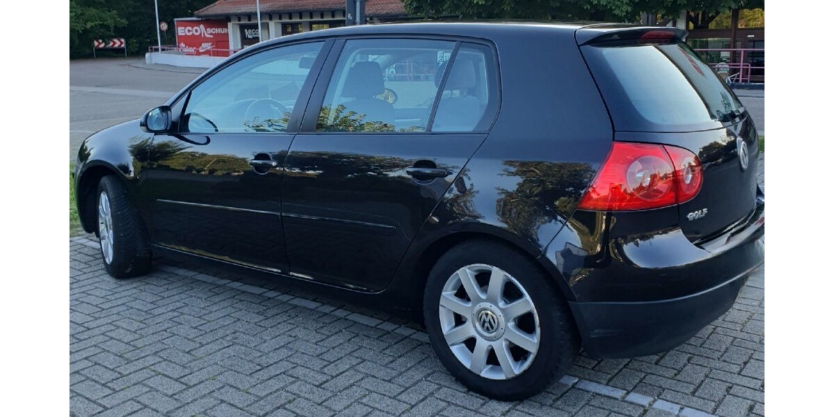 VW Golf V 182.000 km 3.200 &euro; Waldbronn 76337