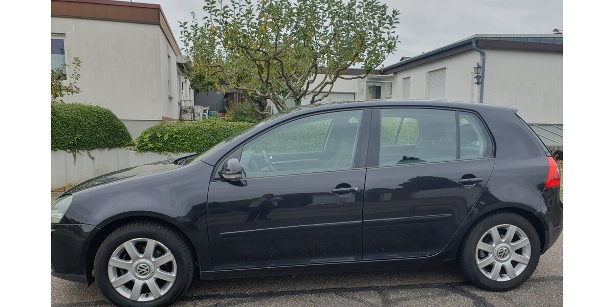 VW Golf V 182.000 km 3.200 &euro; Waldbronn 76337