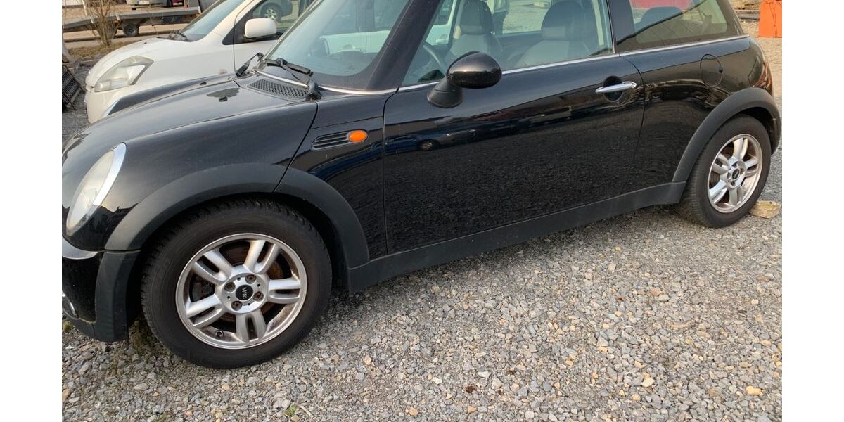 Mini Cooper 188.000 km 3.990 &euro; BADEN-BADEN 76530