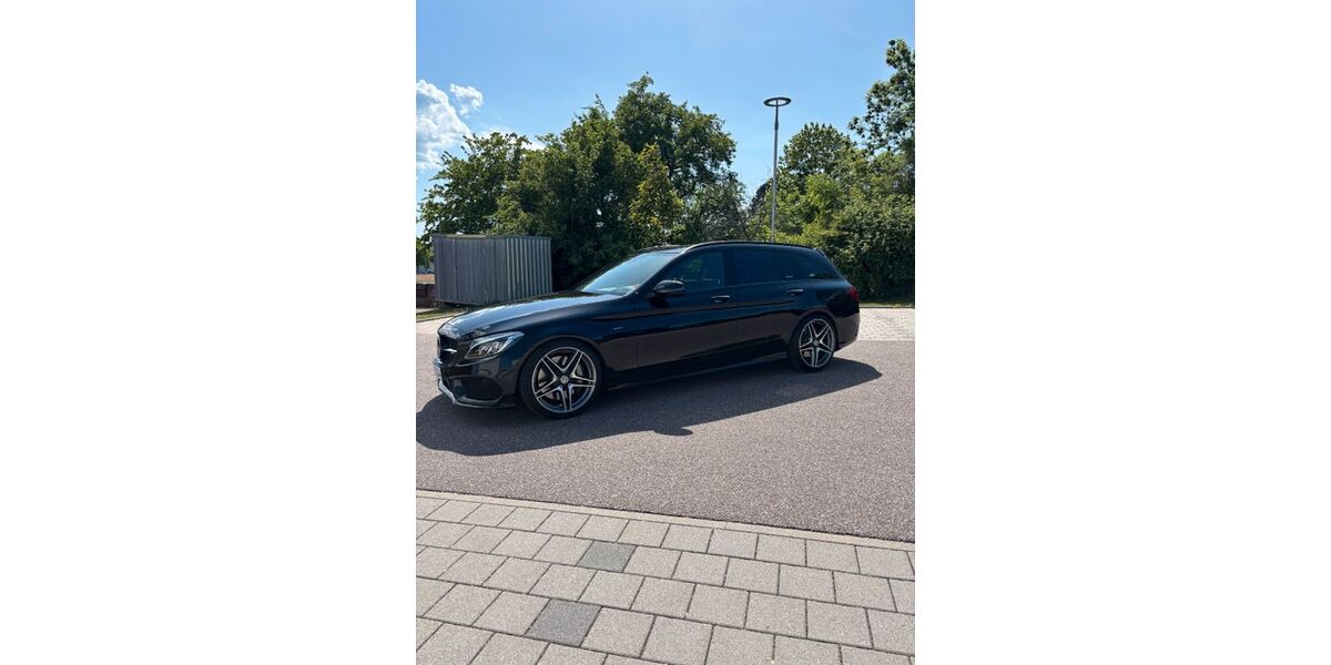 Mercedes-Benz C 450 AMG 85.000 km 33.900 &euro; Schömberg 75328