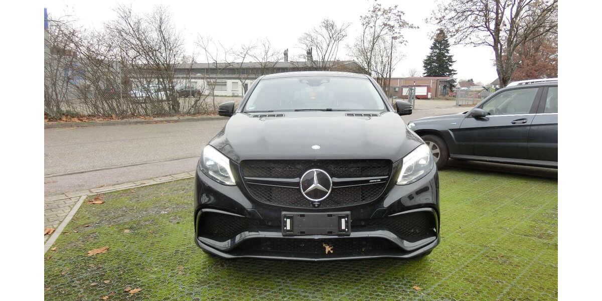 Mercedes-Benz Andere 215.685 km 33.999 &euro; Bühl 77815