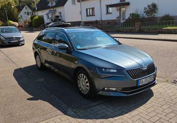 Skoda Superb 167.600 km 17.500 &euro; Gernsbach 76593