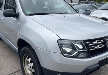 Dacia Duster 90.000 km 5.200 &euro; Baden-Württemberg - Hechingen 72379