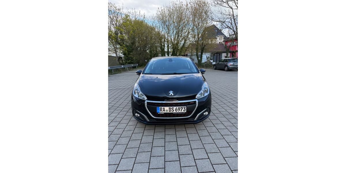 Peugeot 208 90.000 km 7.500 &euro; Rastatt 76437