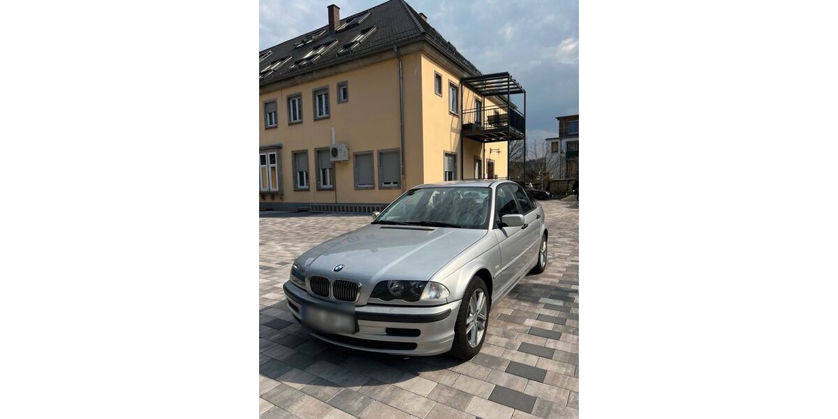 BMW 318 273.000 km 1.300 &euro; Baden Baden 76532
