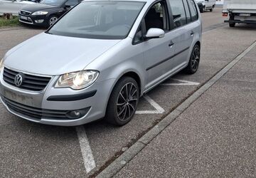VW Touran 287.000 km 1.499 &euro; Baden-Württemberg - Sachsenheim 74343