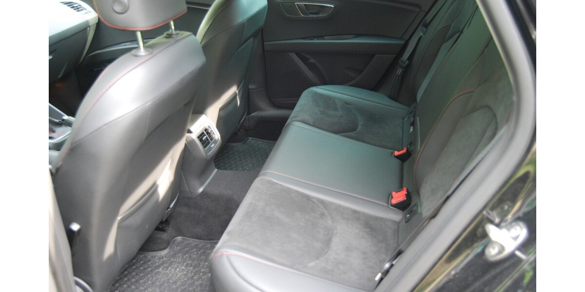 Seat Leon 84.000 km 14.700 &euro; Lauf 77886