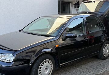 VW Golf 188.000 km 2.499 &euro; Neuenbürg 75305