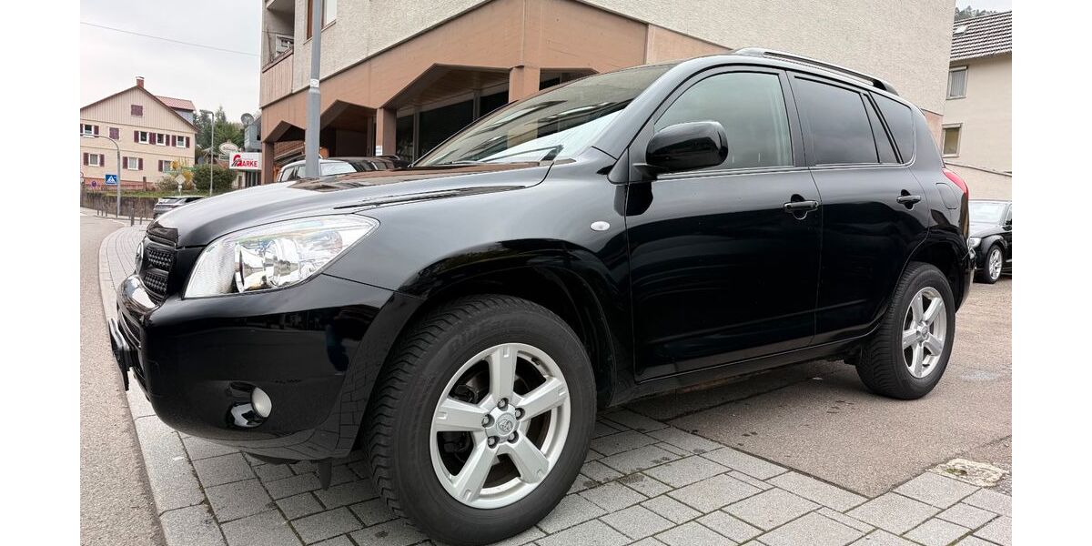 Toyota RAV 4 136.650 km 9.999 &euro; Bad Wildbad 75323