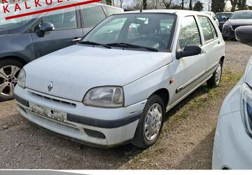 Renault Clio 223.034 km 585 &euro; Achern 77855
