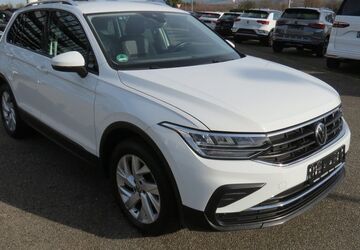 VW Tiguan 55.590 km 24.400 &euro; Sasbach 77880