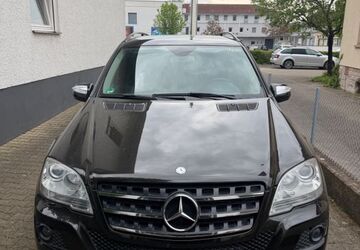 Mercedes-Benz ML 300 192.000 km 10.900 &euro; Gaggenau 76571